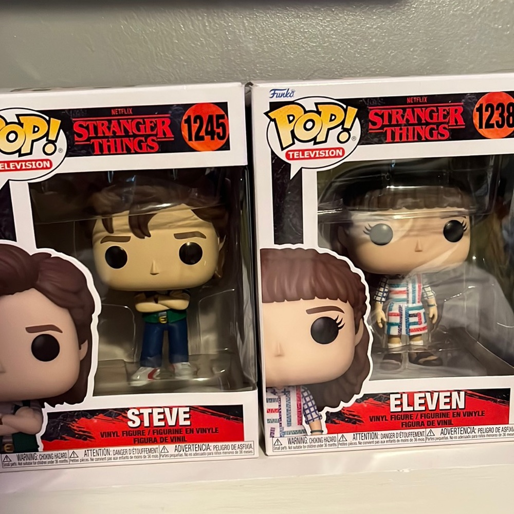 stranger things funko pop 2 pack (eleven & steve)